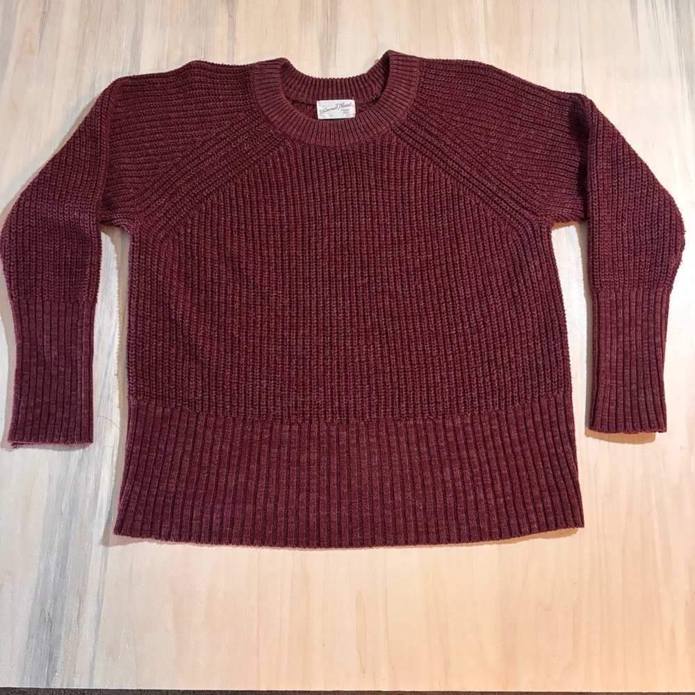 Universal Thread Women's Burgundy Normcore Sweater Size L